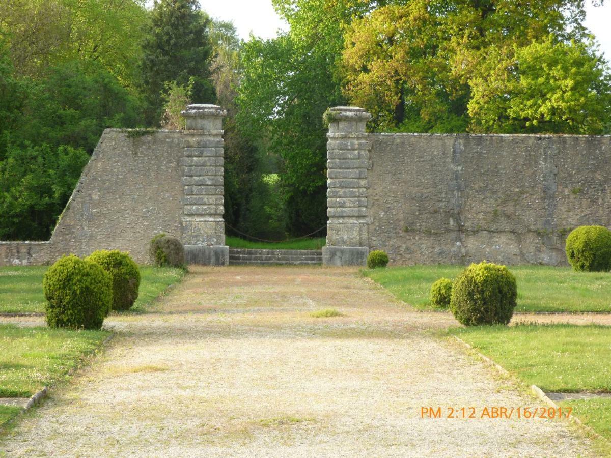 Château de Montramé Soisy-Bouy Esterno foto